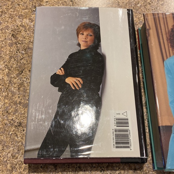 2 Nora Roberts Hardcover Books The Reef & Birthright - Picture 16 of 16